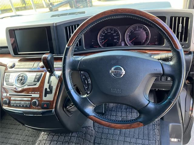 2008 Nissan Elgrand JDM car for sale — photo 11 of 16