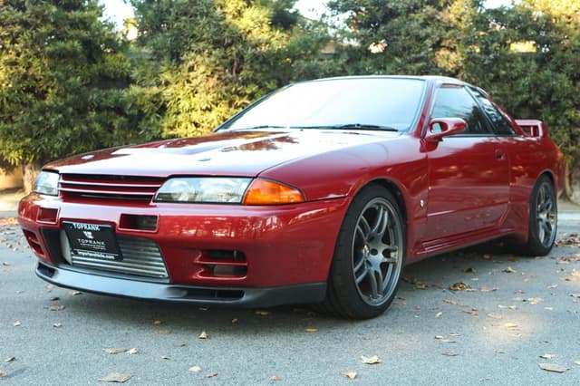 1992 Nissan Skyline JDM car for sale — photo 2 of 25