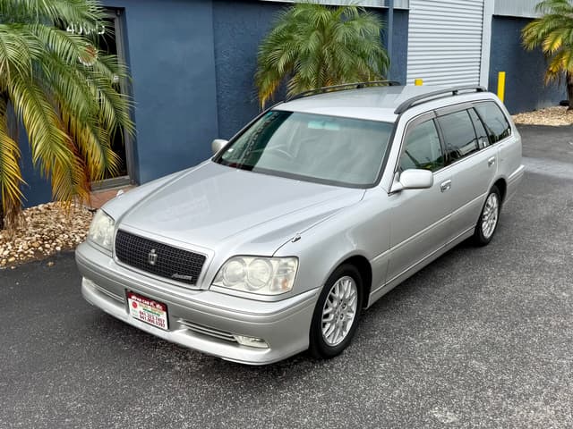 2001 Toyota Crown JDM car for sale — photo 3 of 23
