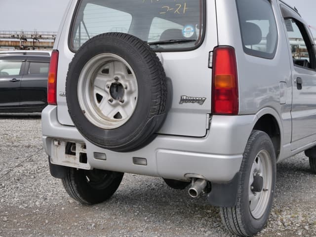 2000 Suzuki Jimny JDM car for sale — photo 18 of 25