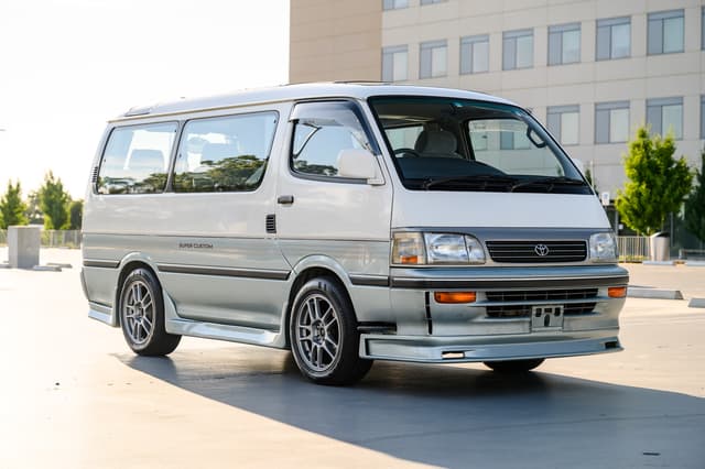 1994 Toyota HiAce JDM car for sale — photo 7 of 24