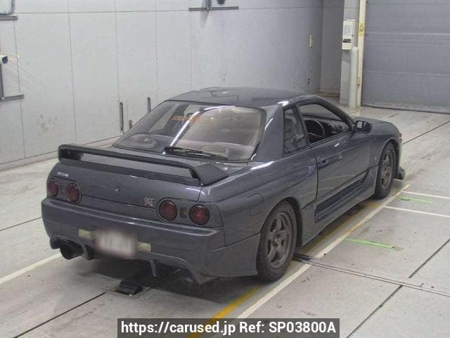 1992 Nissan Skyline JDM car for sale — photo 2 of 3