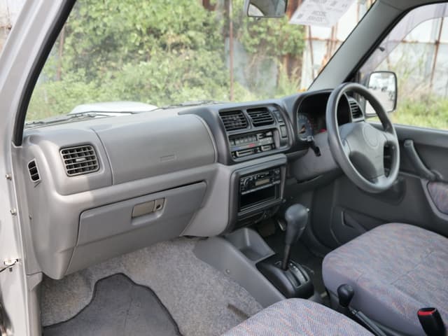 1999 Suzuki Jimny JDM car for sale — photo 23 of 25