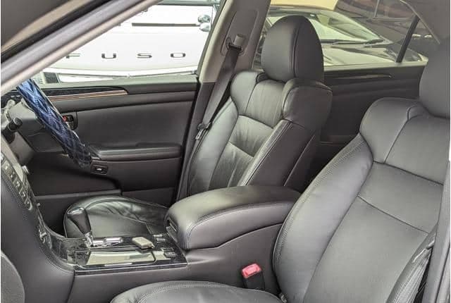 2006 Toyota Crown JDM car for sale — photo 13 of 25