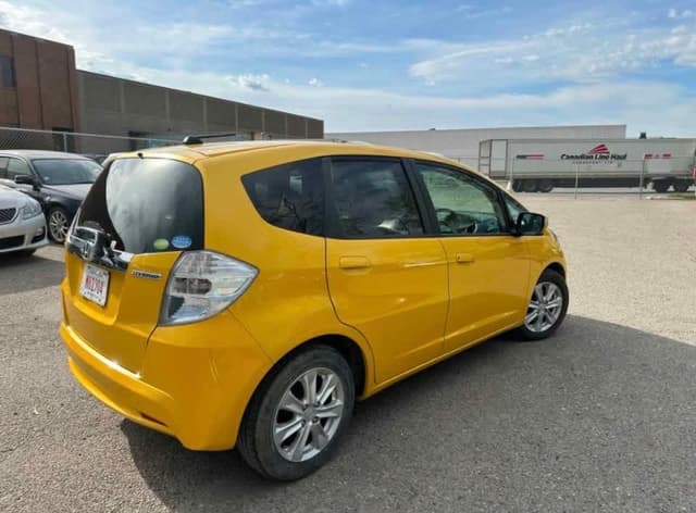2010 Honda Fit JDM car for sale — photo 4 of 10