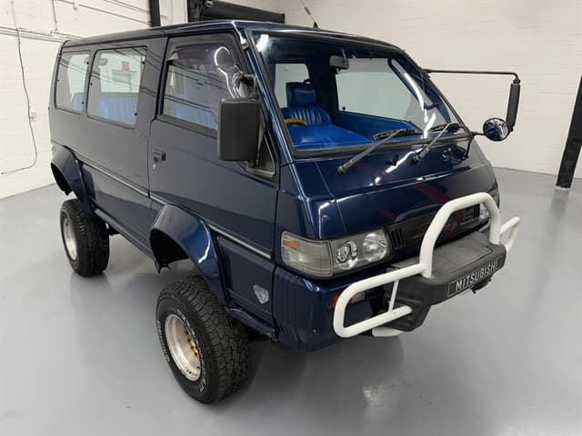 1993 Mitsubishi Delica JDM car for sale — photo 4 of 10