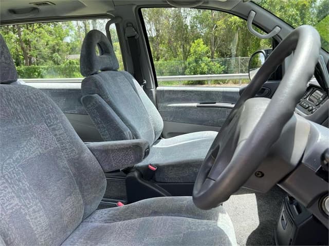 2001 Mitsubishi Delica JDM car for sale — photo 13 of 17