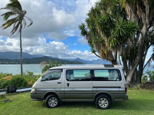 1997 Toyota HiAce JDM car for sale — photo 4 of 10