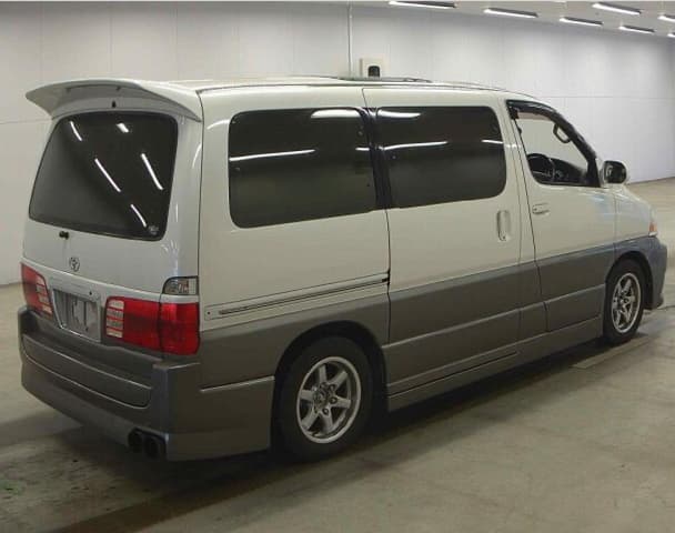 2000 Toyota Grand Hiace JDM car for sale — photo 4 of 6