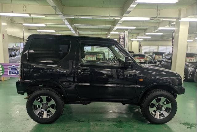 2011 Suzuki Jimny JDM car for sale — photo 4 of 25