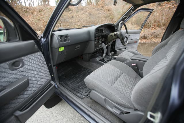 1995 Toyota Hilux JDM car for sale — photo 5 of 10