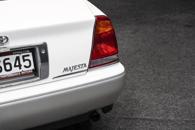 1999 Toyota Majesta JDM car for sale — photo 7 of 20