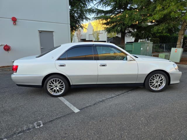 2000 Toyota Crown JDM car for sale — photo 12 of 13