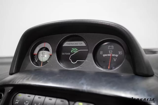 2000 Mitsubishi Delica JDM car for sale — photo 12 of 25