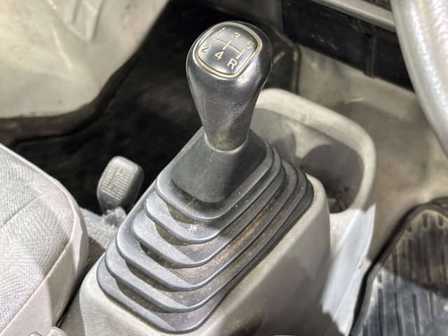 2005 Mitsubishi Minicab JDM car for sale — photo 12 of 25