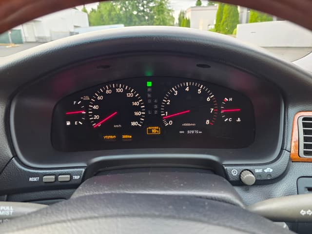 2001 Toyota Celsior JDM car for sale — photo 9 of 14