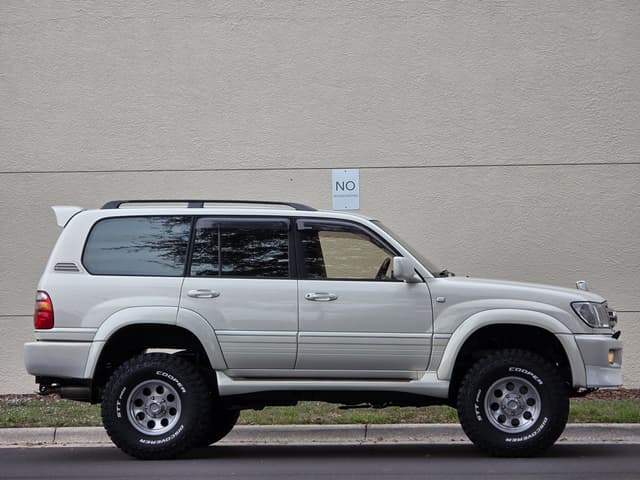 2000 Toyota Land Cruiser JDM car for sale — photo 23 of 25