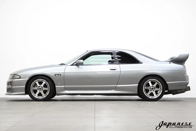1997 Nissan Skyline JDM car for sale — photo 4 of 25