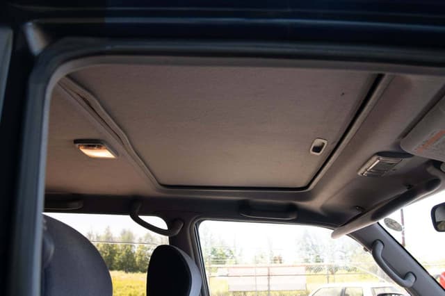 2001 Toyota Land Cruiser Prado JDM car for sale — photo 14 of 21