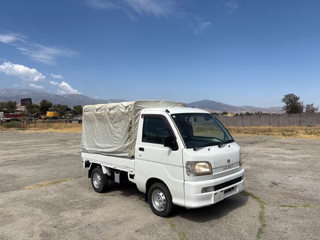 2000 Daihatsu Hijet JDM car for sale — photo 8 of 17