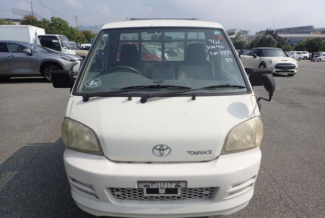 2005 Toyota Townace JDM car for sale — photo 8 of 25