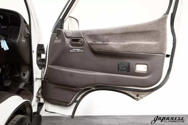 1995 Toyota HiAce JDM car for sale — photo 22 of 25