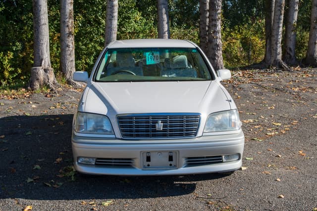 1999 Toyota Crown JDM car for sale — photo 2 of 15