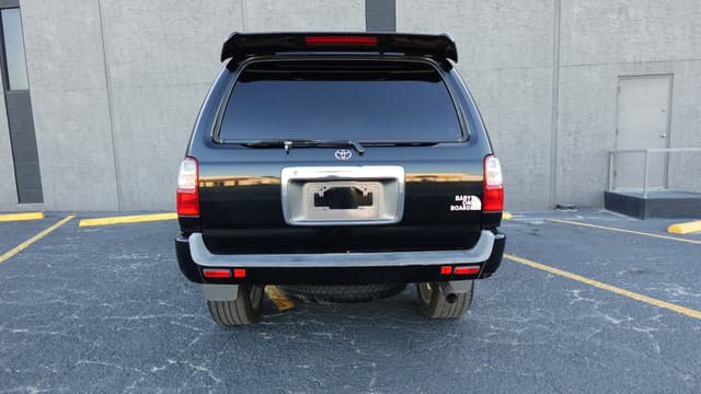2000 Toyota Hilux Surf JDM car for sale — photo 8 of 15
