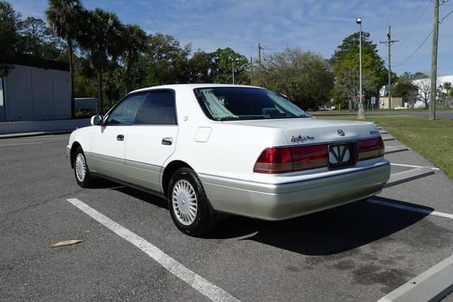 1998 Toyota Crown JDM car for sale — photo 18 of 21