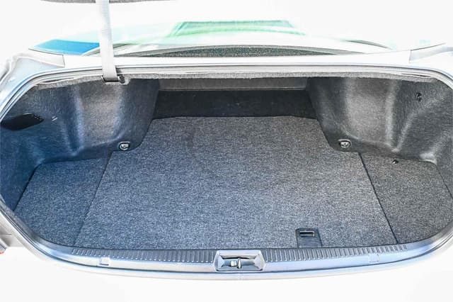 2010 Toyota Crown JDM car for sale — photo 7 of 22