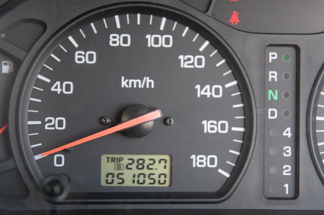 2001 Mitsubishi Chariot JDM car for sale — photo 11 of 15