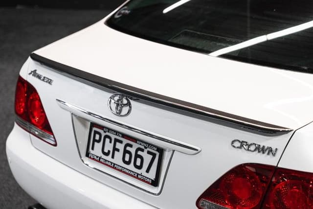 2004 Toyota Crown JDM car for sale — photo 11 of 20