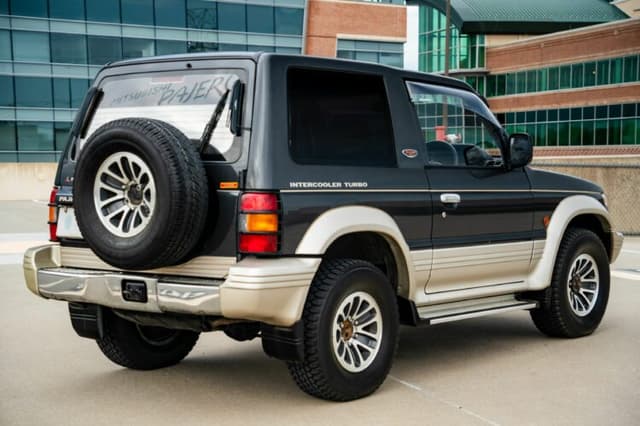 1992 Mitsubishi Pajero JDM car for sale — photo 4 of 12