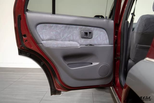 1999 Toyota Hilux Surf JDM car for sale — photo 20 of 25
