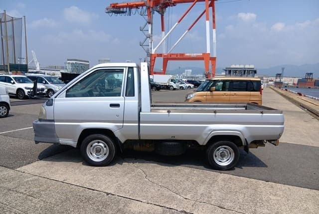 2005 Toyota Lite Ace JDM car for sale — photo 2 of 25