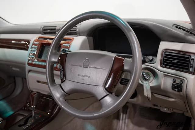 2000 Toyota Majesta JDM car for sale — photo 13 of 25