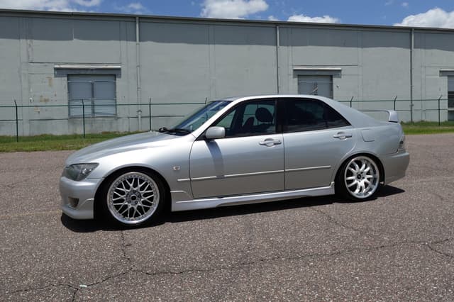 1998 Toyota Altezza JDM car for sale — photo 12 of 19