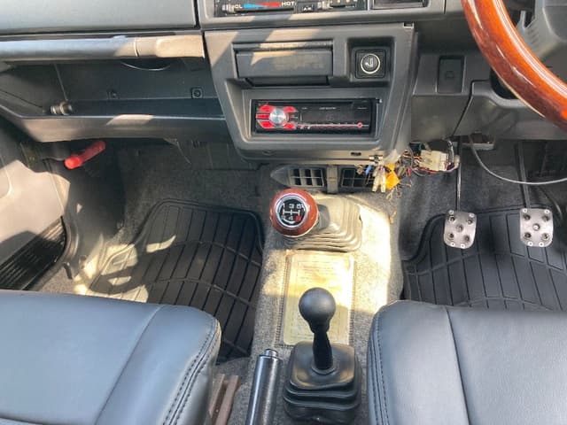 1996 Suzuki Jimny JDM car for sale — photo 15 of 25