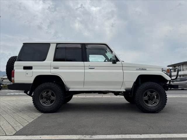 2000 Toyota Land Cruiser JDM car for sale — photo 3 of 15
