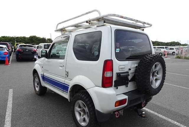 2007 Suzuki Jimny JDM car for sale — photo 3 of 25