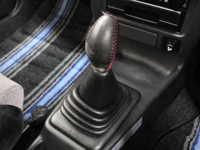 1987 Nissan Bluebird JDM car for sale — photo 14 of 25