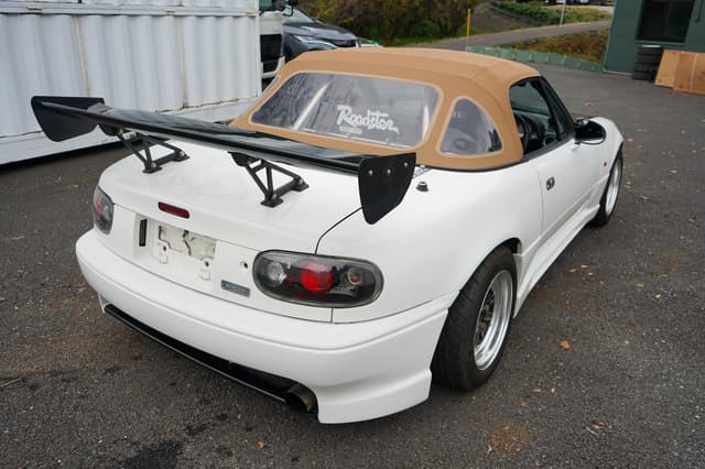 1991 Mazda Roadster (Eunos Roadster / MX-5) JDM car for sale — photo 15 of 24
