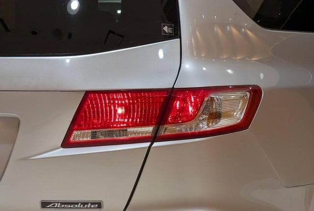 2011 Honda Odyssey JDM car for sale — photo 13 of 25