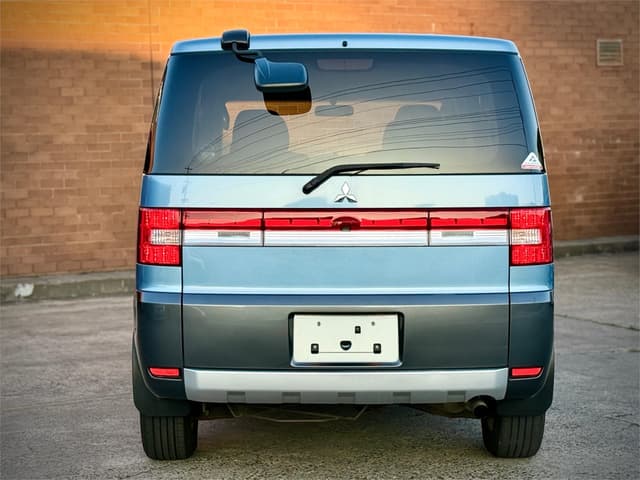 2010 Mitsubishi Delica JDM car for sale — photo 8 of 25