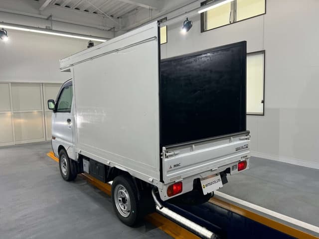 1998 Mitsubishi Minicab JDM car for sale — photo 3 of 23