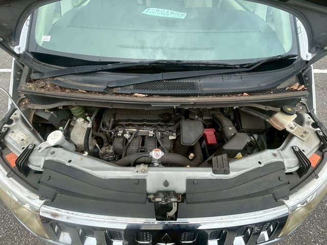 2011 Mitsubishi Delica JDM car for sale — photo 7 of 8