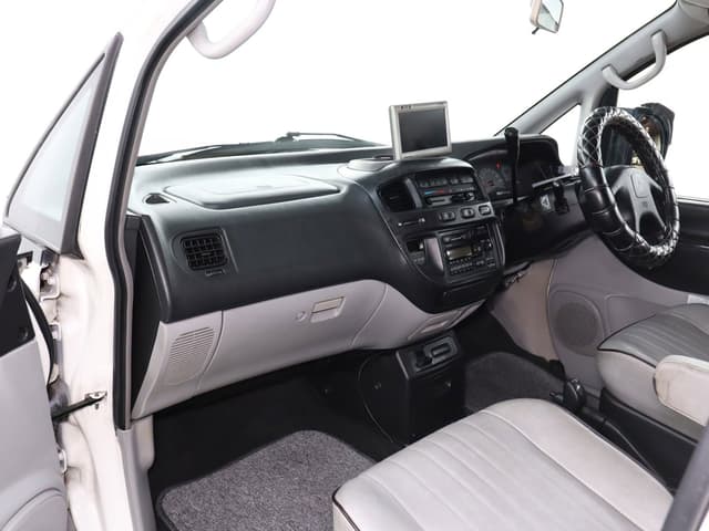 1998 Mitsubishi Delica JDM car for sale — photo 16 of 25