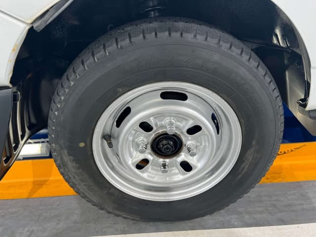 1998 Mitsubishi Minicab JDM car for sale — photo 13 of 23