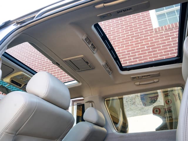 1998 Nissan Elgrand JDM car for sale — photo 21 of 25