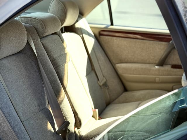 1999 Toyota Crown JDM car for sale — photo 20 of 25